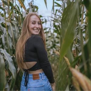 Meet your Posher, Audrey-anne